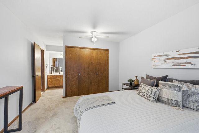 709 11th Avenue S 5, Hopkins, MN 55343