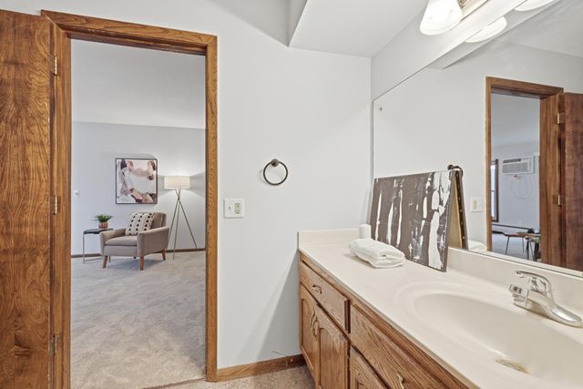 709 11th Avenue S 5, Hopkins, MN 55343