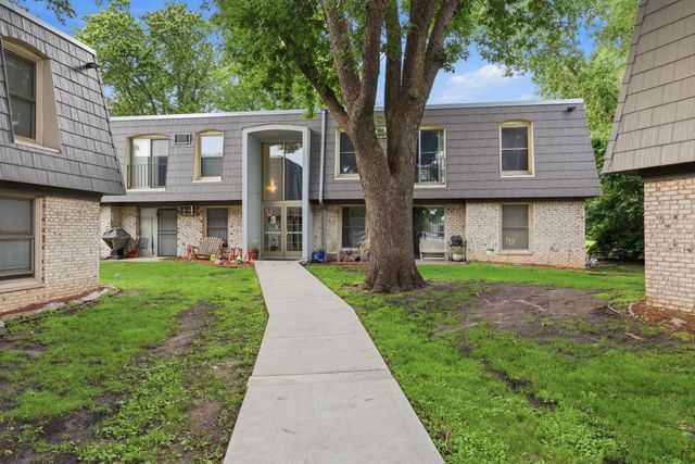 709 11th Avenue S 5, Hopkins, MN 55343