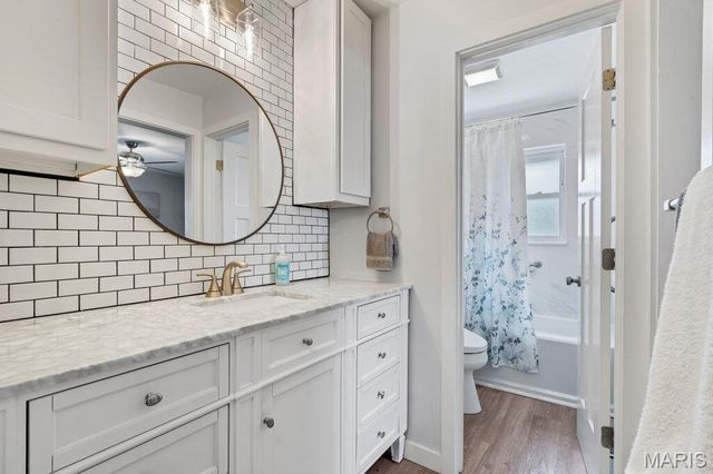 532 Golden Valley Drive, St Louis, MO 63129