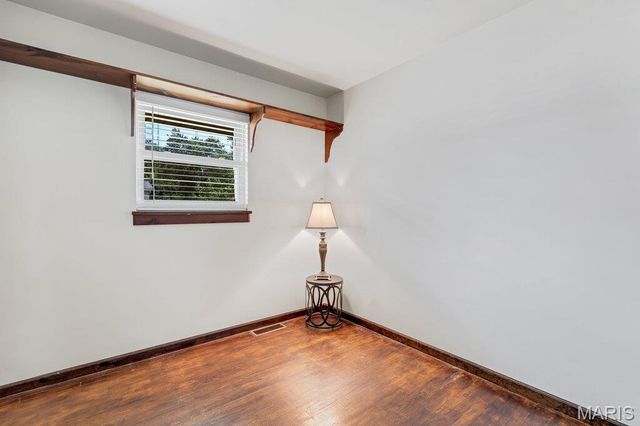 532 Golden Valley Drive, St Louis, MO 63129