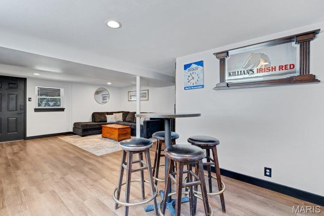 532 Golden Valley Drive, St Louis, MO 63129