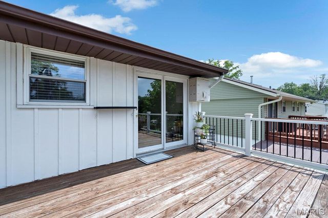 532 Golden Valley Drive, St Louis, MO 63129