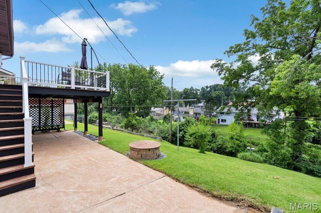 532 Golden Valley Drive, St Louis, MO 63129