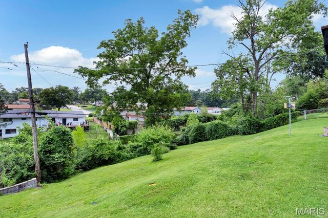 532 Golden Valley Drive, St Louis, MO 63129