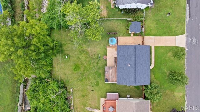 532 Golden Valley Drive, St Louis, MO 63129