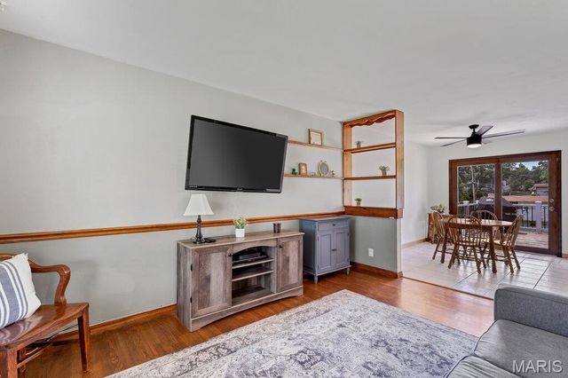 532 Golden Valley Drive, St Louis, MO 63129