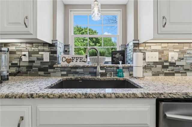 16901 E 215th Street, Peculiar, MO 64078