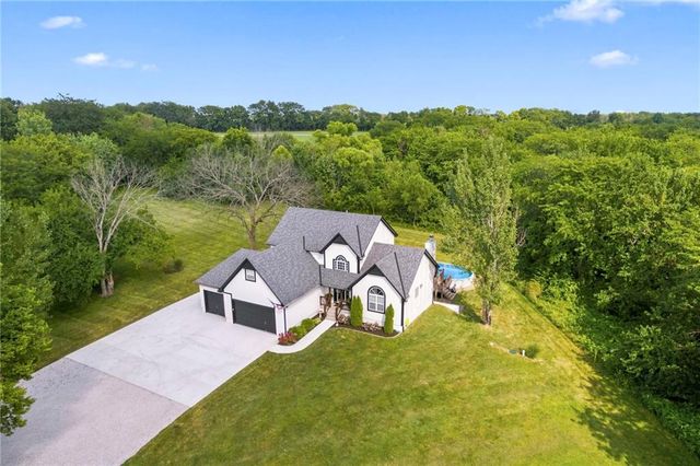 16901 E 215th Street, Peculiar, MO 64078