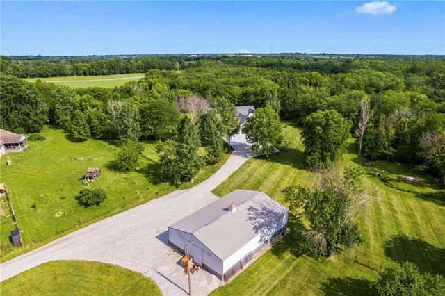 16901 E 215th Street, Peculiar, MO 64078