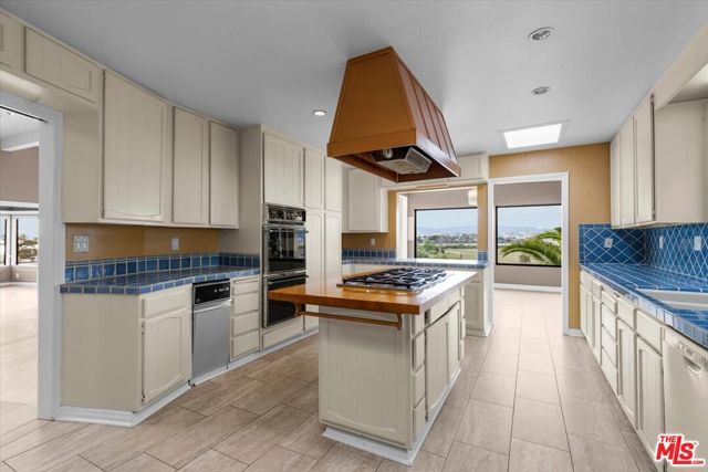 243 Montreal Street, Playa Del Rey (los Angeles), CA 90293