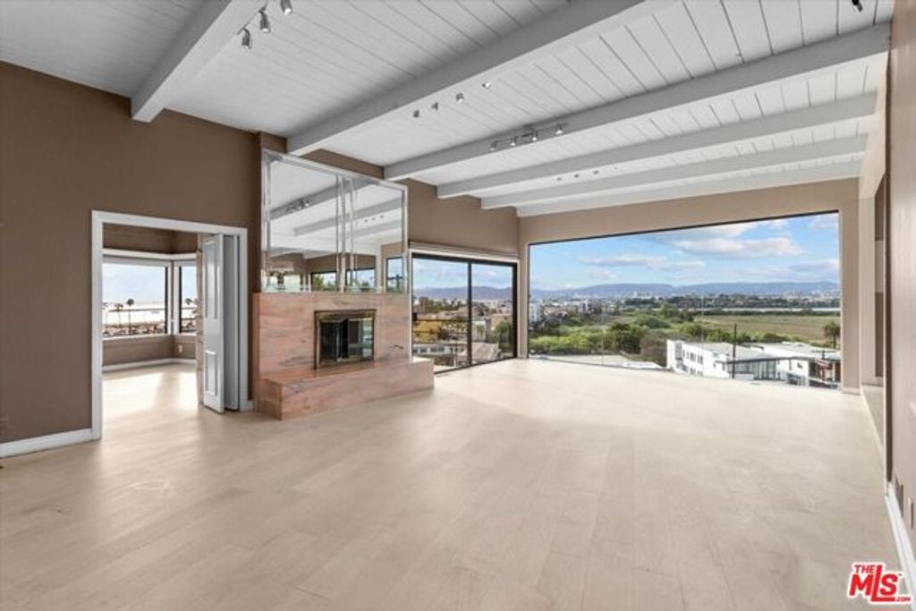 243 Montreal Street, Playa Del Rey (los Angeles), CA 90293