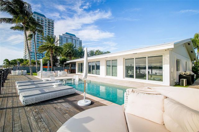 1242 NE 81st Ter, Miami, FL 33138