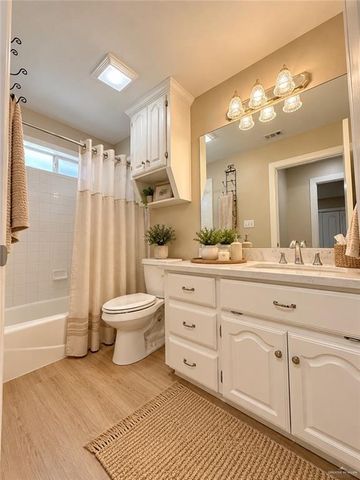 7454 Floyd Drive, Mission, TX 78572