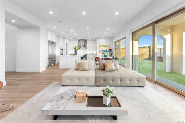 118 Sunnybank, Irvine, CA 92618