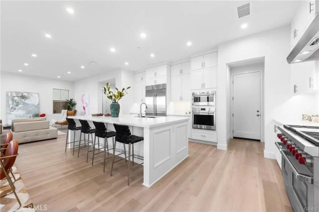 118 Sunnybank, Irvine, CA 92618