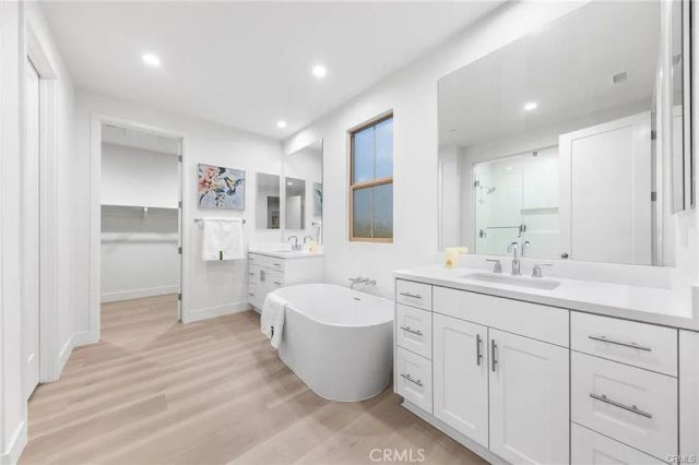 118 Sunnybank, Irvine, CA 92618