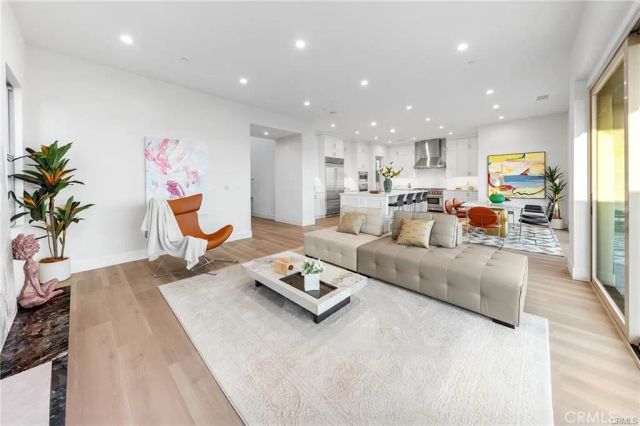 118 Sunnybank, Irvine, CA 92618