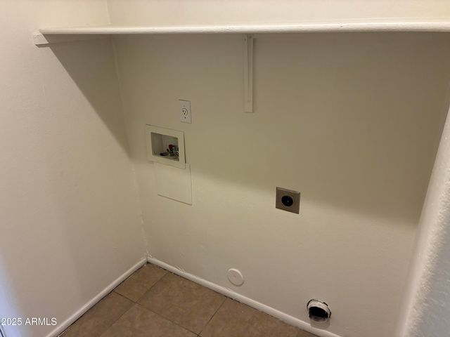 10443 W MEDLOCK Drive, Glendale, AZ 85307