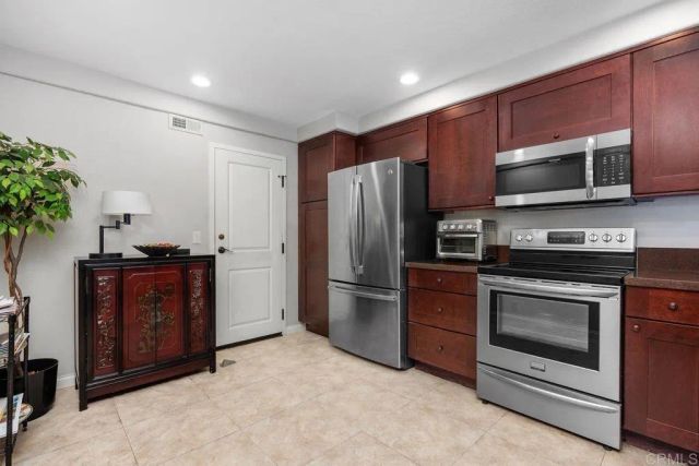3036 Via Estrada, Carlsbad, CA 92009