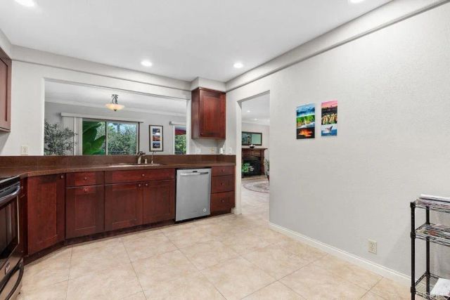 3036 Via Estrada, Carlsbad, CA 92009