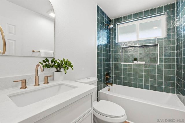 6272 S Lake Ct, San Diego, CA 92119