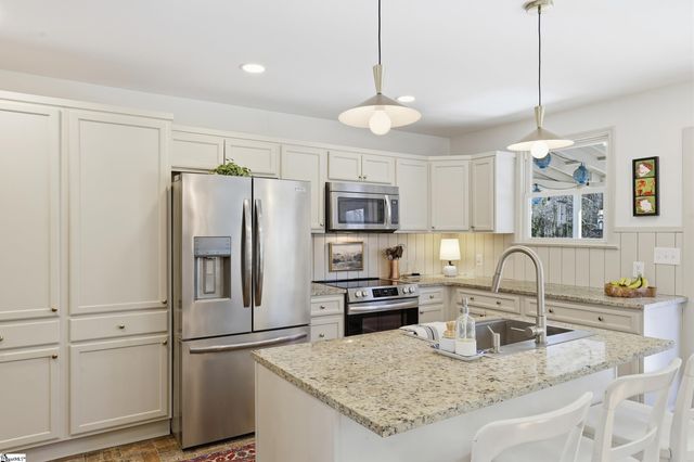 31 Long Forest Drive, Greenville, SC 29617