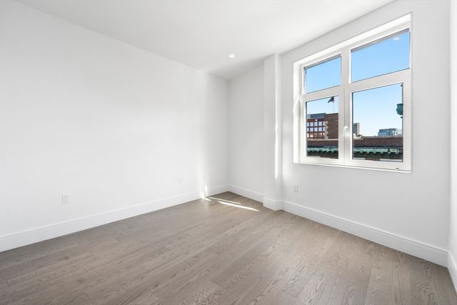 69 Walnut St 2, Brookline, MA 02445