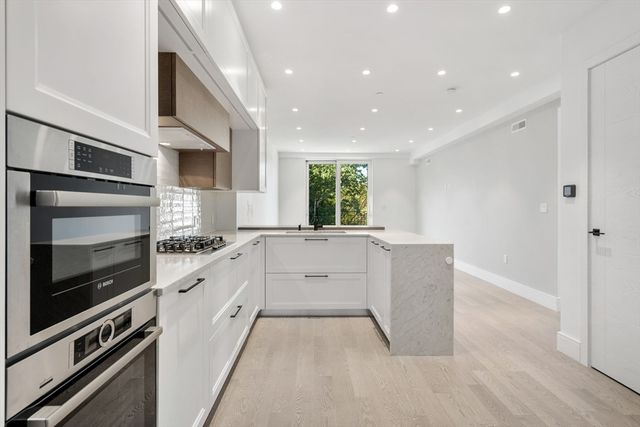 69 Walnut St 2, Brookline, MA 02445