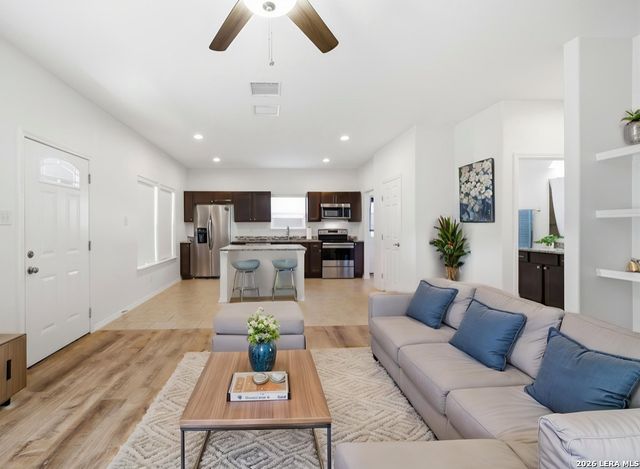 335 Cimarron, Spring Branch, TX 78070