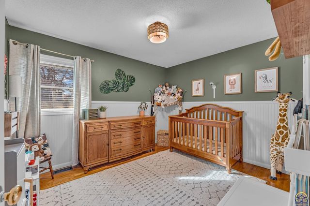 5113 SW 32nd Ter, Topeka, KS 66614