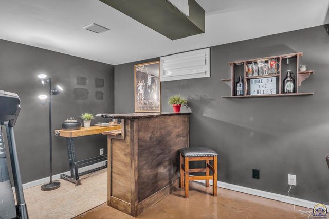 5113 SW 32nd Ter, Topeka, KS 66614