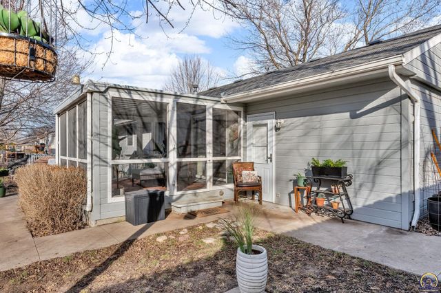 5113 SW 32nd Ter, Topeka, KS 66614