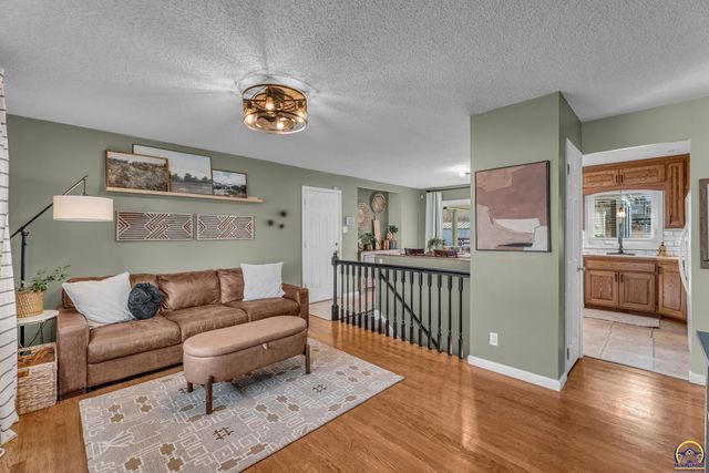 5113 SW 32nd Ter, Topeka, KS 66614