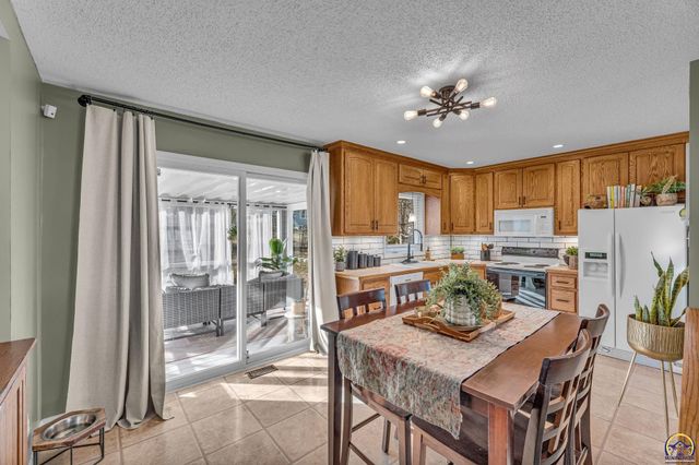 5113 SW 32nd Ter, Topeka, KS 66614