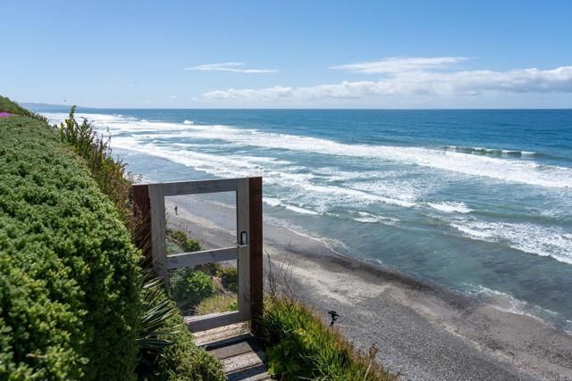 100 5Th Street, Encinitas, CA 92024