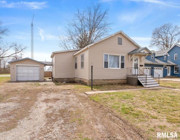 104 W SPRUCE Street, Chatham, IL 62629