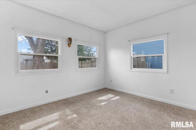 104 W SPRUCE Street, Chatham, IL 62629