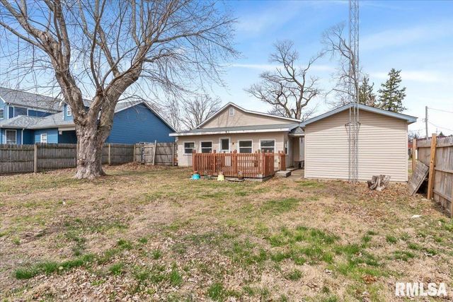 104 W SPRUCE Street, Chatham, IL 62629