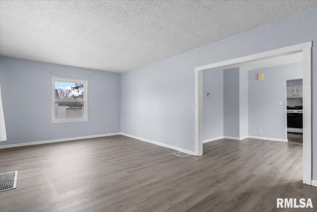 104 W SPRUCE Street, Chatham, IL 62629