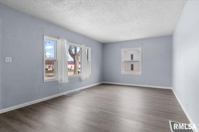 104 W SPRUCE Street, Chatham, IL 62629