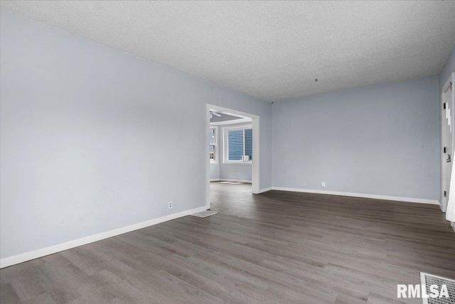 104 W SPRUCE Street, Chatham, IL 62629