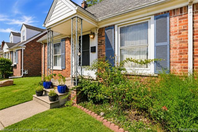 1651 Nightingale Street, Dearborn, MI 48128