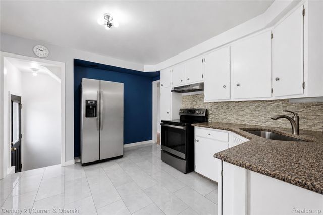 1651 Nightingale Street, Dearborn, MI 48128