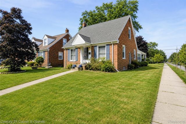 1651 Nightingale Street, Dearborn, MI 48128