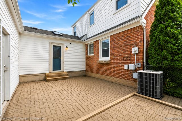 1651 Nightingale Street, Dearborn, MI 48128