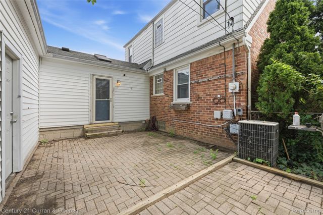 1651 Nightingale Street, Dearborn, MI 48128