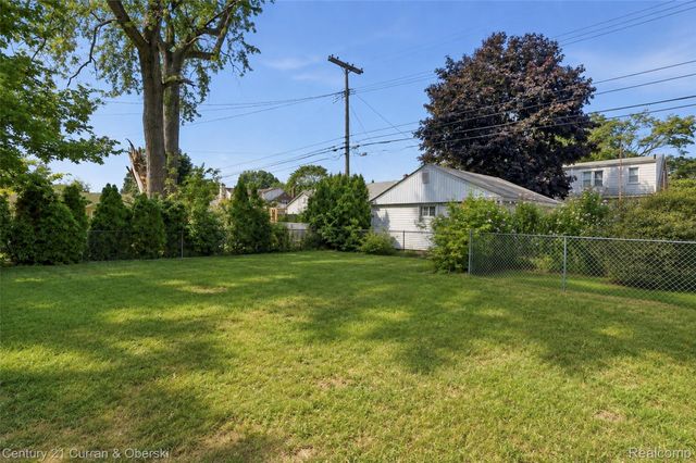 1651 Nightingale Street, Dearborn, MI 48128