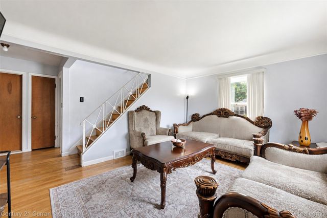 1651 Nightingale Street, Dearborn, MI 48128