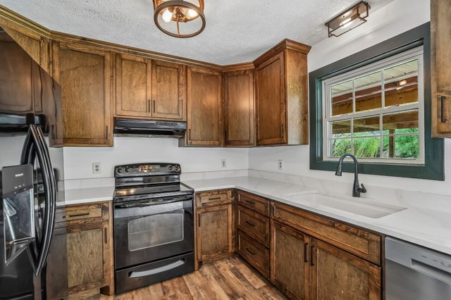 2504 Sundance Ct, Christiana, TN 37037